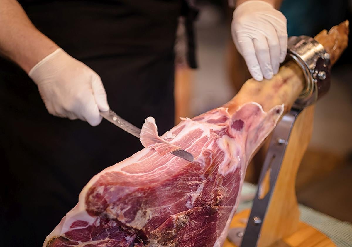 El truco de un camarero de Sevilla para saber si un jamón es de calidad