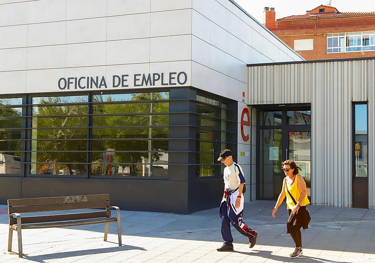 El SEPE no computará el sueldo de los becarios para aprobarles el subsidio