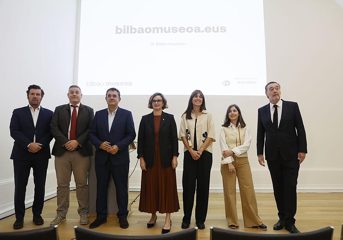 Ricardo Alonso, Javier Novo, Eneko Arruebarrena, Elixabete Etxanobe, Sonia López, Irune Martínez y Miguel Zugaza, en la presentación.