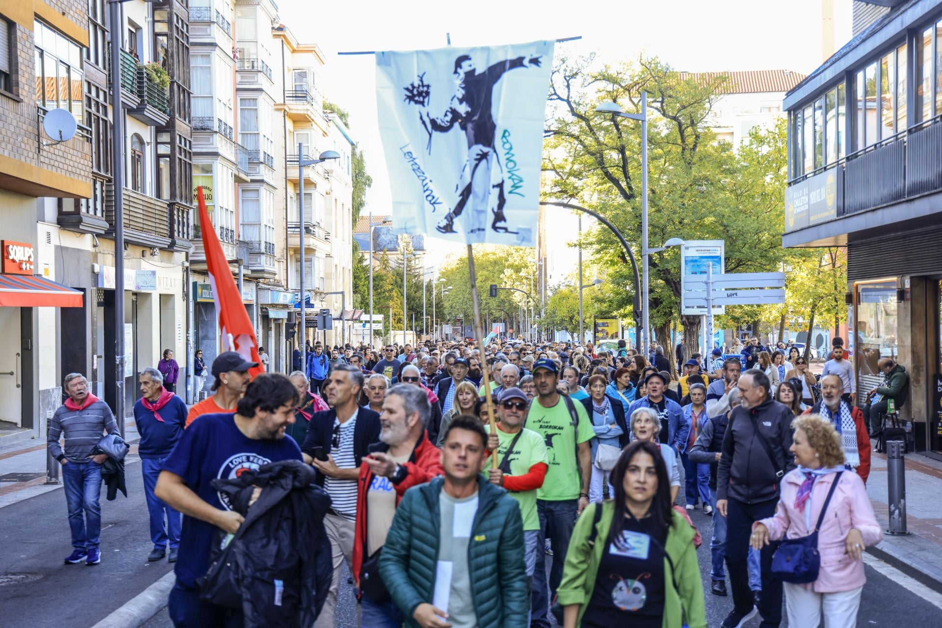 Los jardineros se manifiestan por Vitoria en su sexto mes de huelga