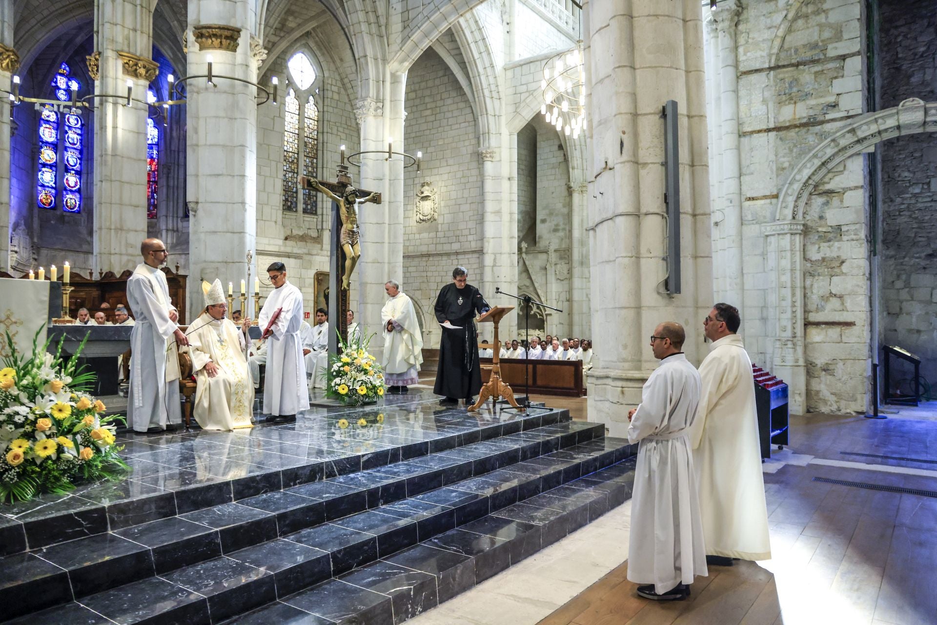 Tres nuevos diáconos para la Diócesis de Vitoria