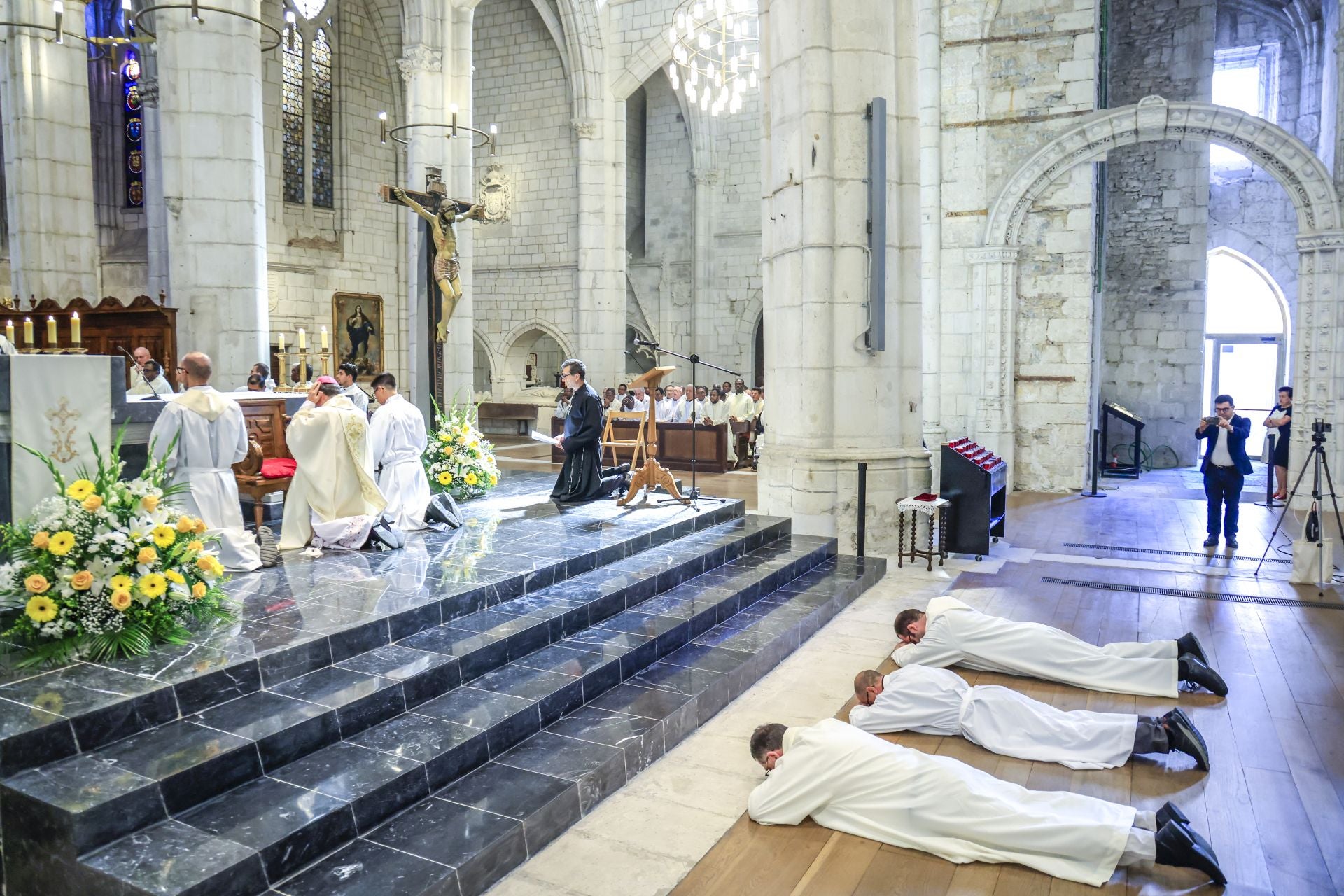 Tres nuevos diáconos para la Diócesis de Vitoria