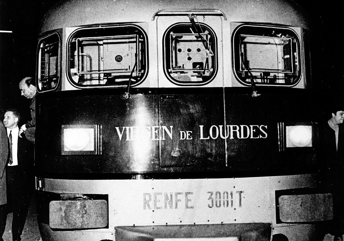 El Talgo inicia su servicio comercial en la línea Madrid-Hendaya el 14 julio de 1950.