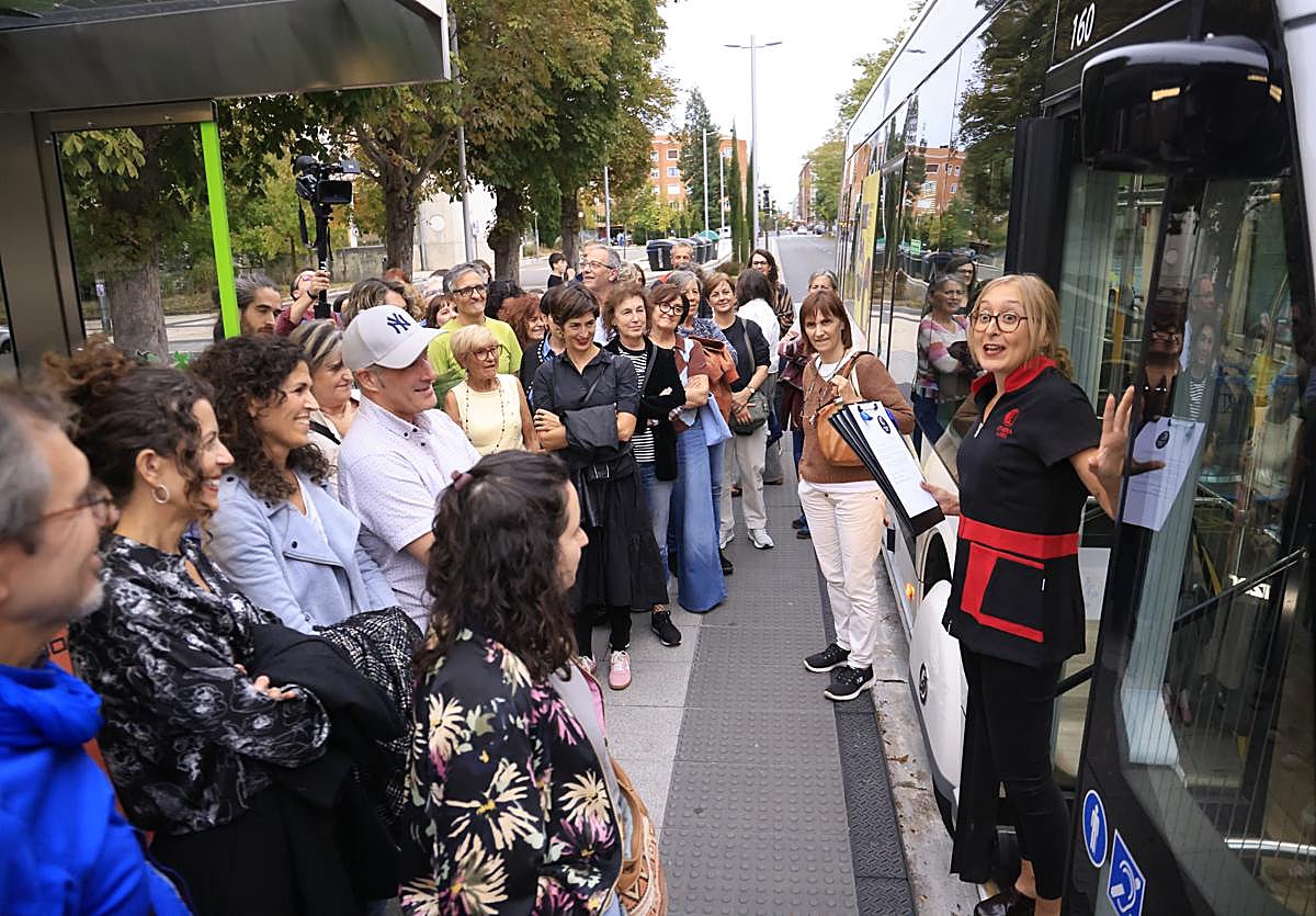 'Máquina mística', la propuesta de Iara Solano, que hizo que 50 espectadores viajaran en un BEI especial.