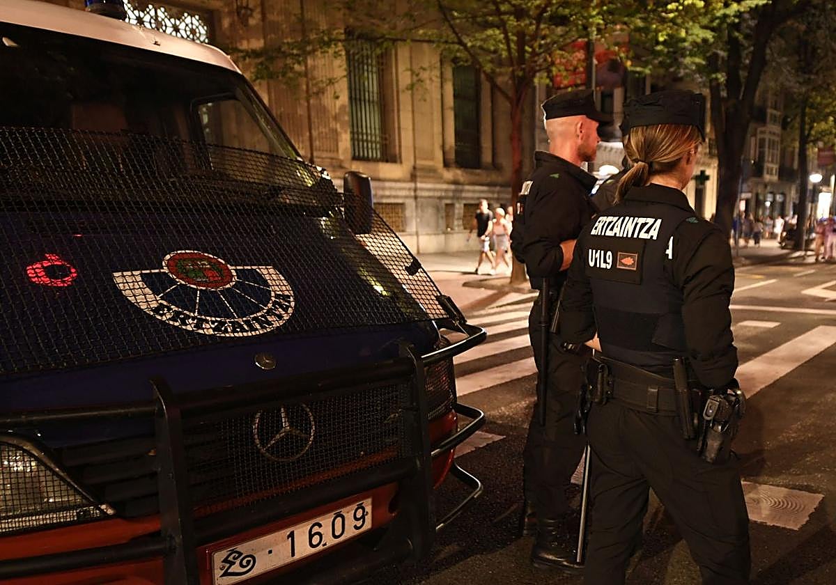 «Estaba con él y veía que se estaba muriendo», explica una enfermera que atendió al herido grave en una discoteca de Bilbao