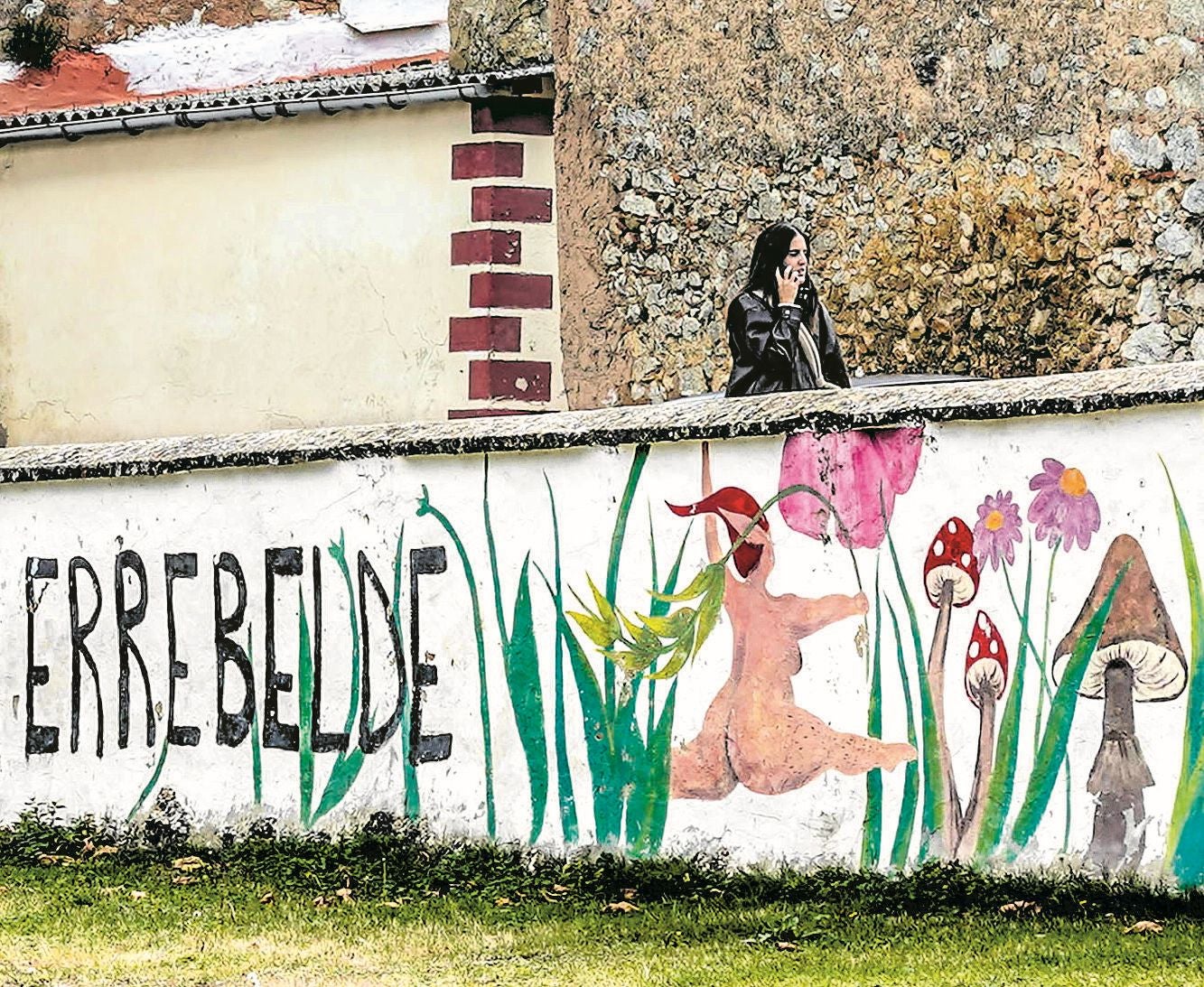 Exterior de las instalaciones donde se desarrolla el polémico campamento.