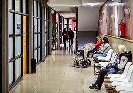 Sala de espera de una consulta médica.