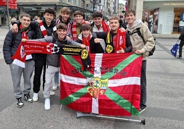 Dos noches sin dormir, vuelo retrasado, escala en Mallorca... La odisea de un grupo de nueve chavales para estar en Dortmund