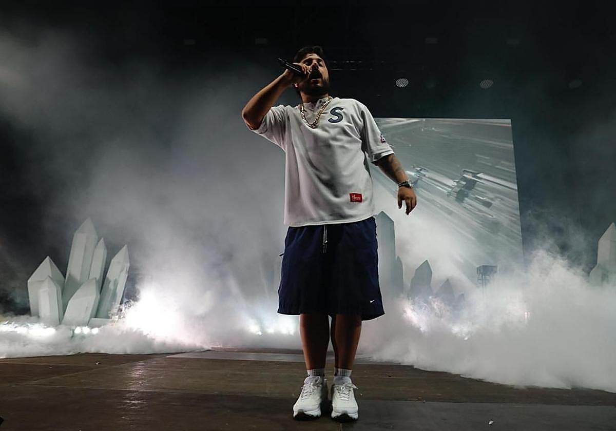 Cruz Cafuné actuará este sábado en Vitoria en uno de los pocos conciertos gratuitos de su gira.