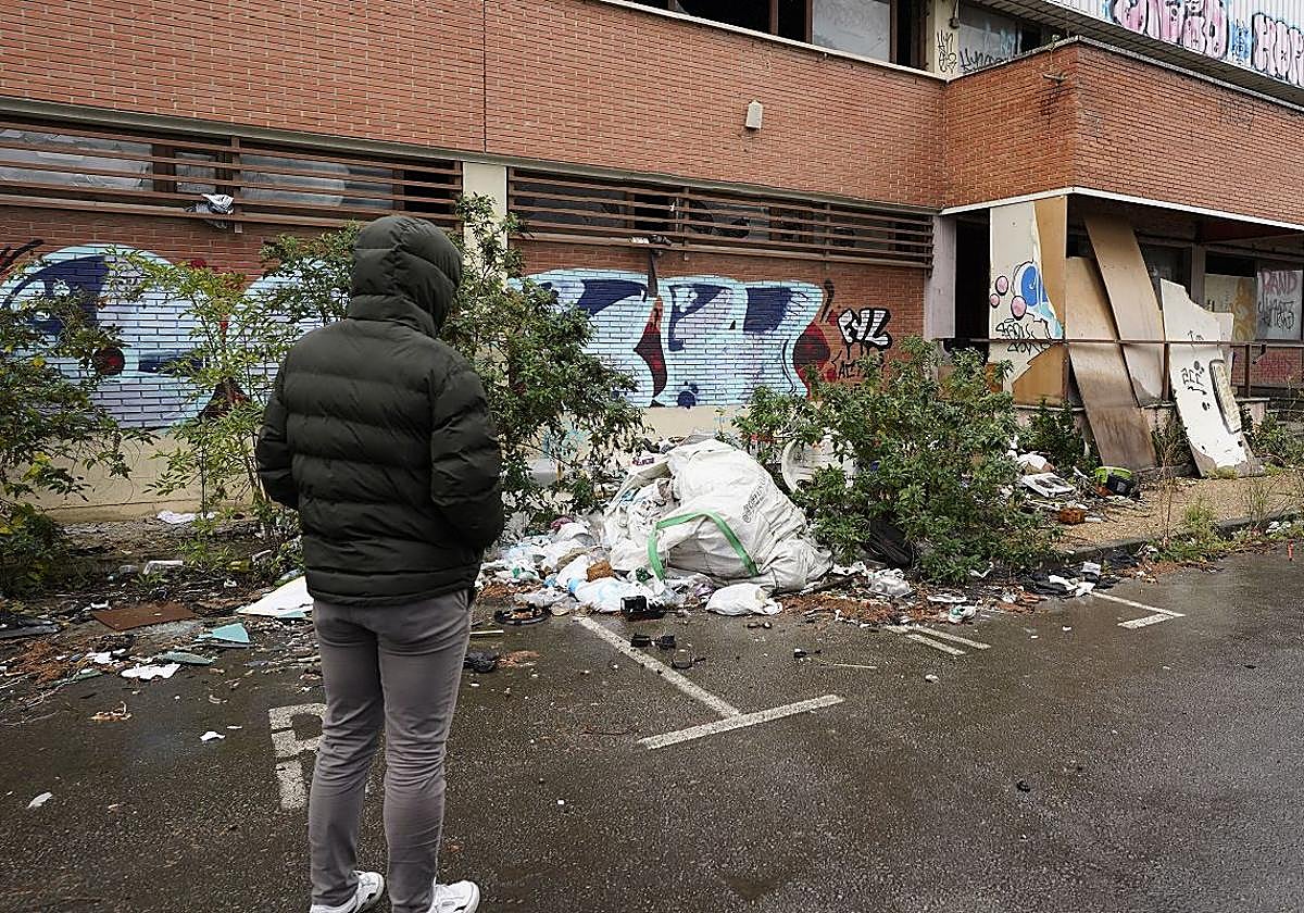 Fournier acude a los tribunales para recuperar el pabellón okupado de Puente Alto