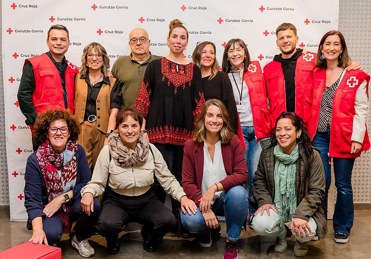 Alejandro Santander, Teresa Romero, Andrés Calvo, Ester González, Ainara Valverde, Merche García, Iñaki Puelles, Maite Lozano (arriba) y Virginia Pérez de Heredia, Alicia Arrinda, Ingrid Beltrán y Kelly Ytriago (abajo).