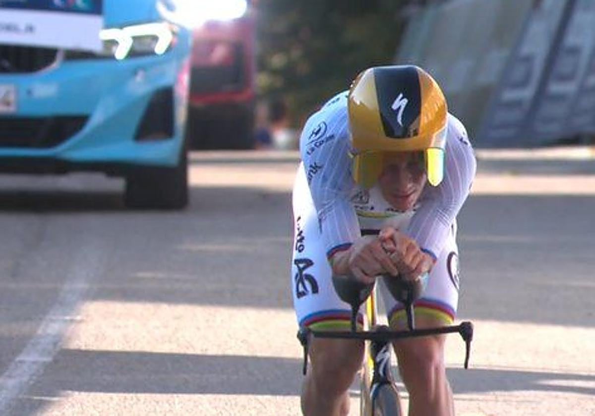 Evenepoel gana el Europeo de crono en Francia.