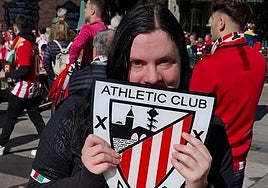 La athleticzale de Múnich que sorprende a todos en Dortmund: «Soy del Athletic por mi aita»