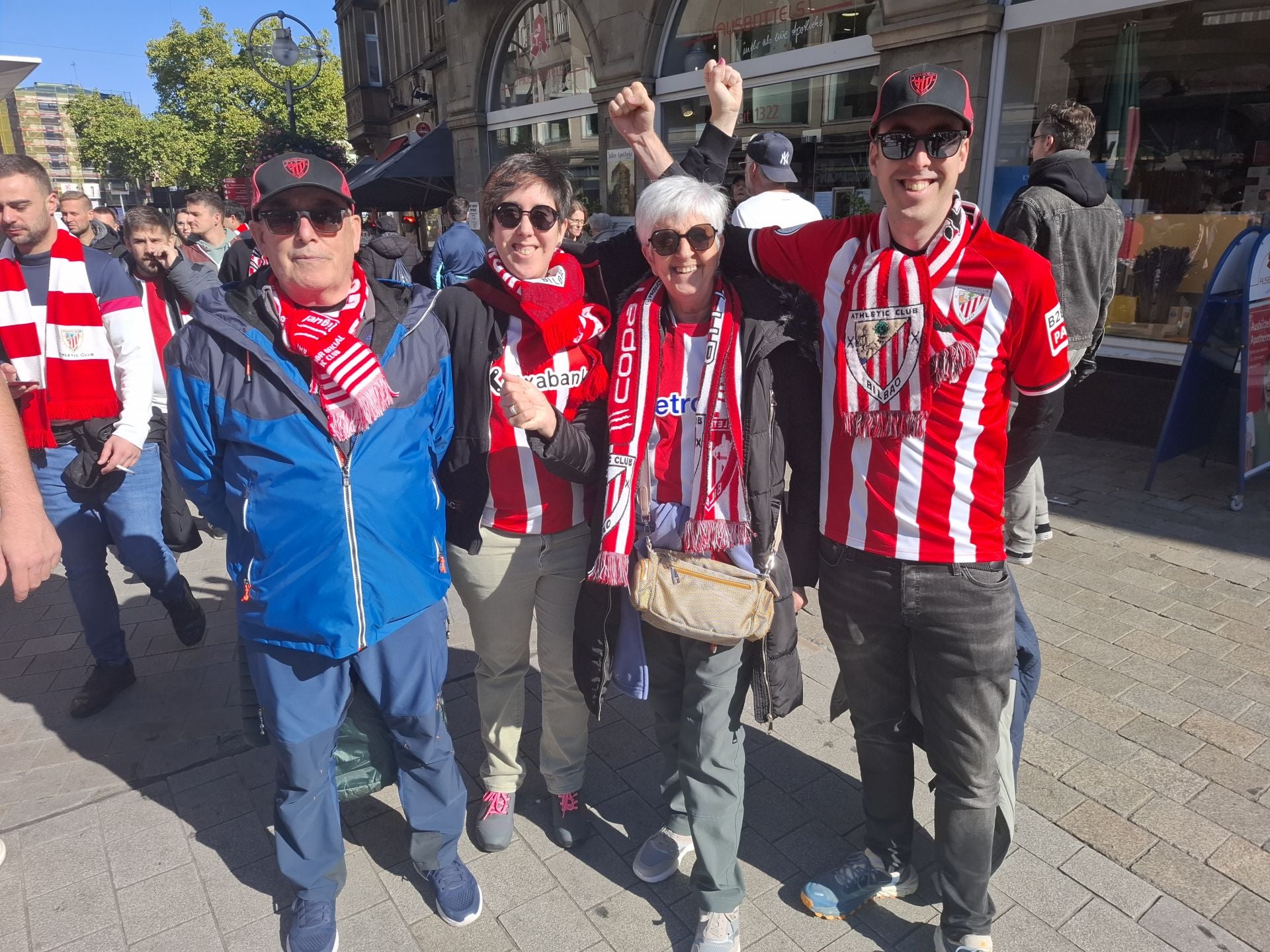 Todas las imágenes del ambiente previo al Borussia Dortmund-Athletic