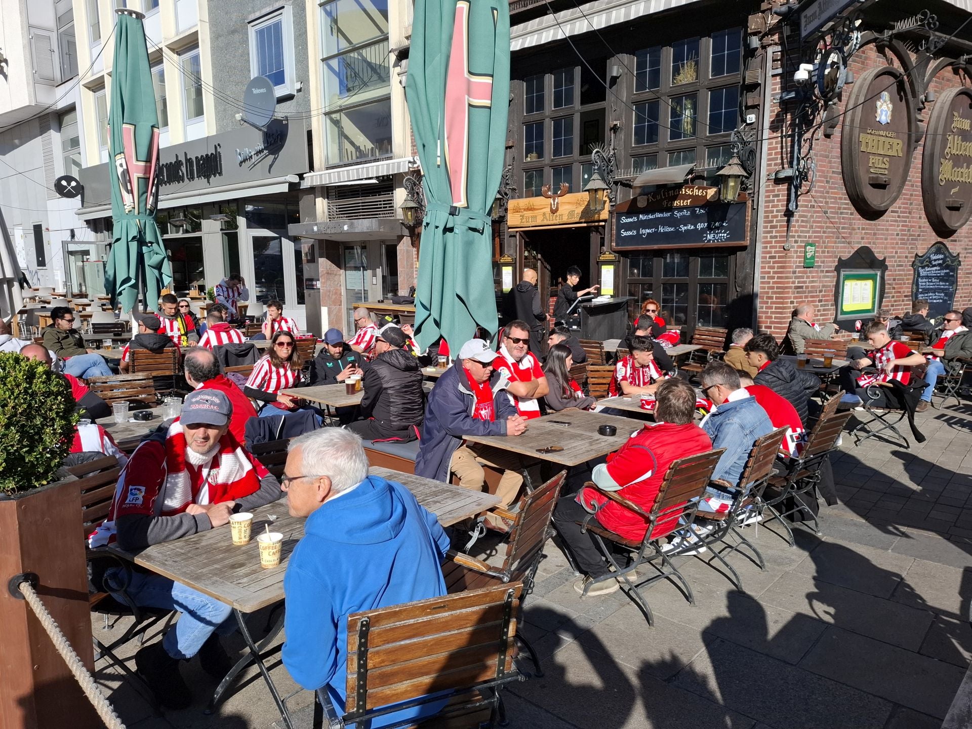 Todas las imágenes del ambiente previo al Borussia Dortmund-Athletic