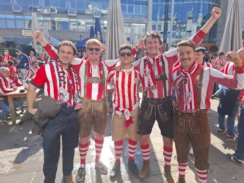 Todas las imágenes del ambiente previo al Borussia Dortmund-Athletic