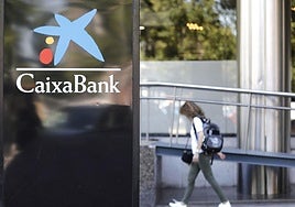 Despiden a la directora de una sucursal bancaria de Bizkaia que cobraba más de 7.000 euros al mes y se iba a la peluquería en horario laboral