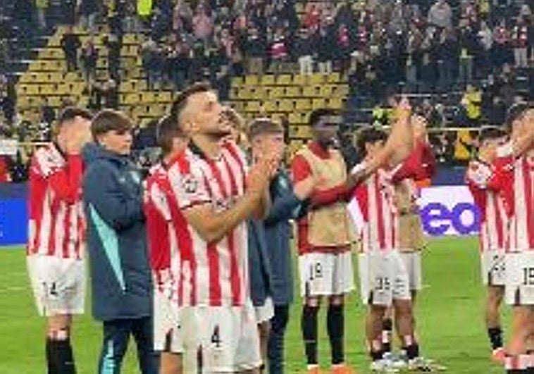 El detalle del Athletic al término del encuentro con sus 4.000 hinchas