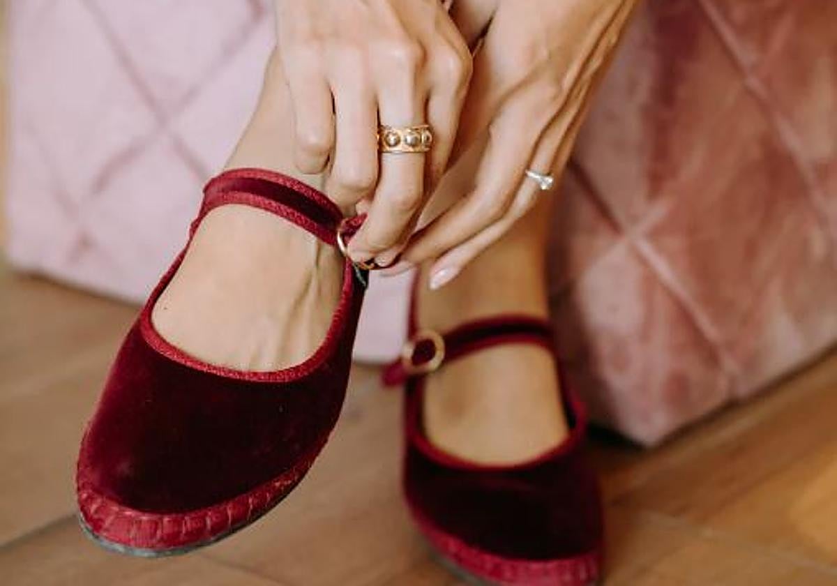 La firma española de calzado plano que enamora a Tamara Falcó y Pippa Middleton abre tienda en Bilbao.