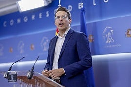 El diputado de la Chunta Aragonesista Jorge Pueyo, en la sala de prensa del Congreso.