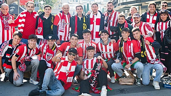 De Marcos y Susaeta tampoco se pierden la previa con la hinchada del Athletic en Dortmund
