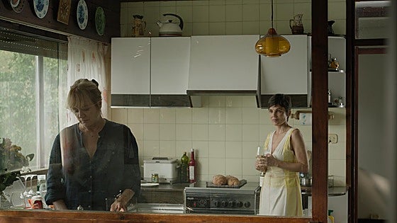 Emma Suárez y Elena Anaya ruedan en Bizkaia el primer largometraje de Ione Hernández
