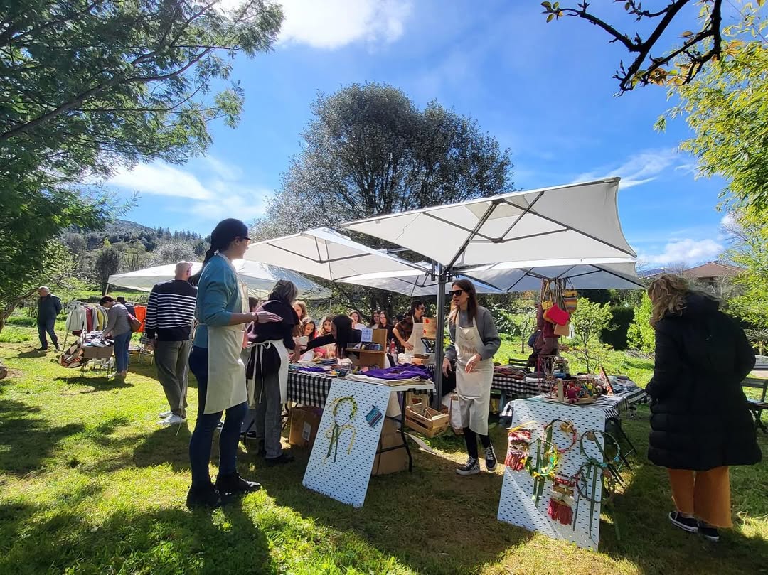 La asociación getxotarra organiza mercadillos para recaudar fondos a favor de la investigación del cáncer infatil.