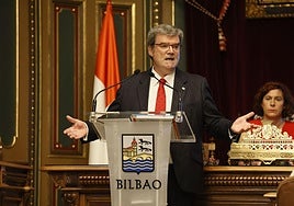 Aburto se suma a Zupiria y vincula el uso de armas blancas con «culturas donde el valor de la vida es diferente»