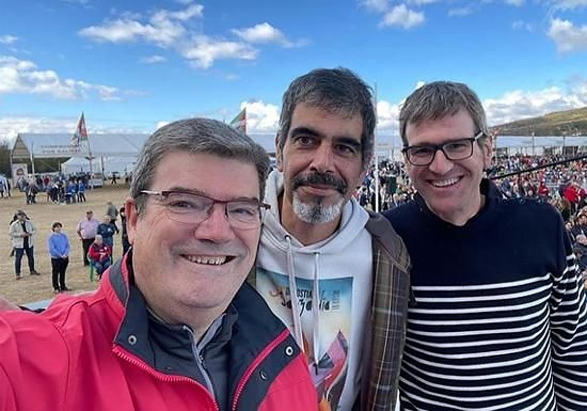 Aburto y Goia, junto al anterior alcalde de Vitoria, Gorka Urtaran.