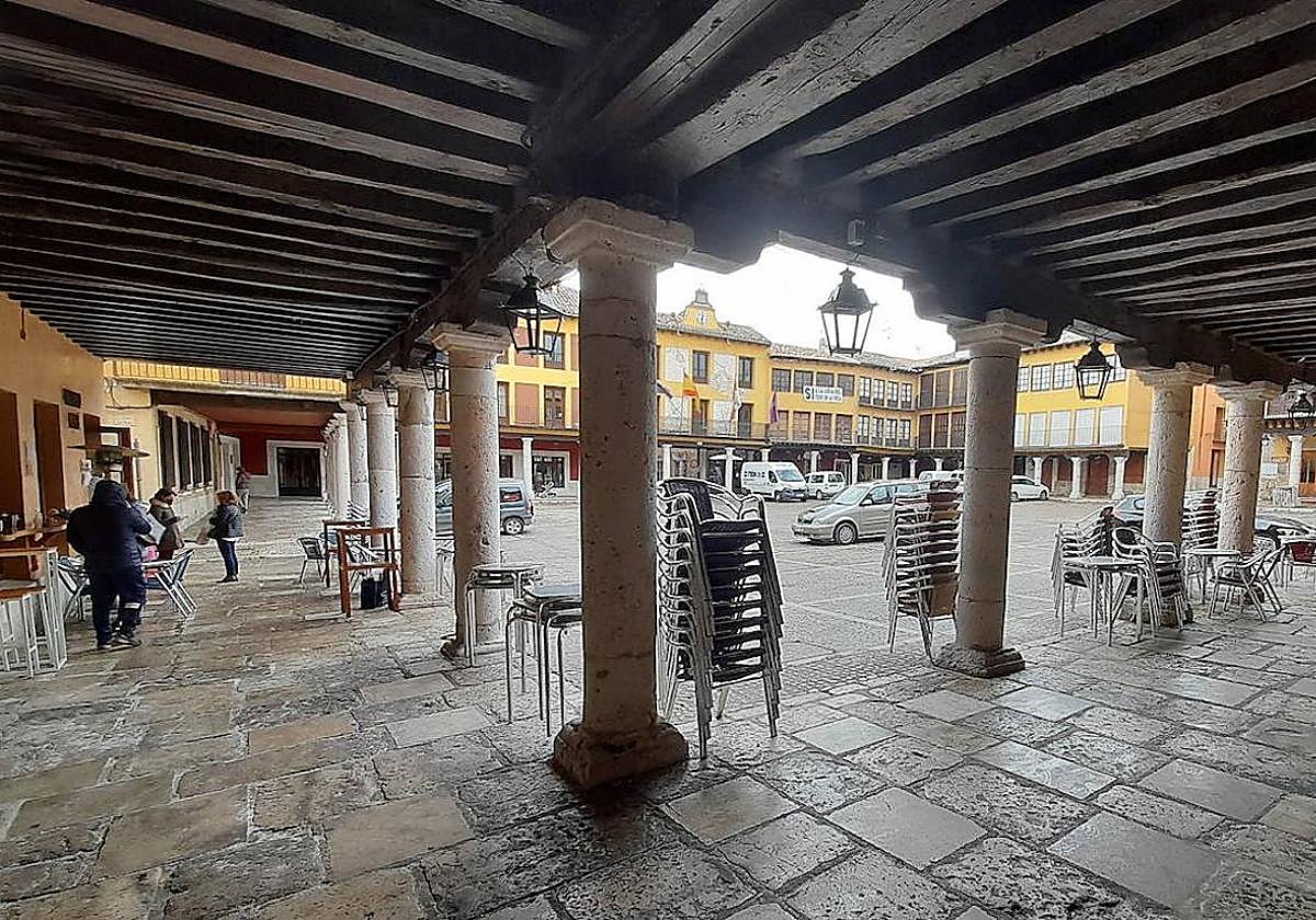 Plaza Mayor de Tordesillas, donde se encuentra el local.