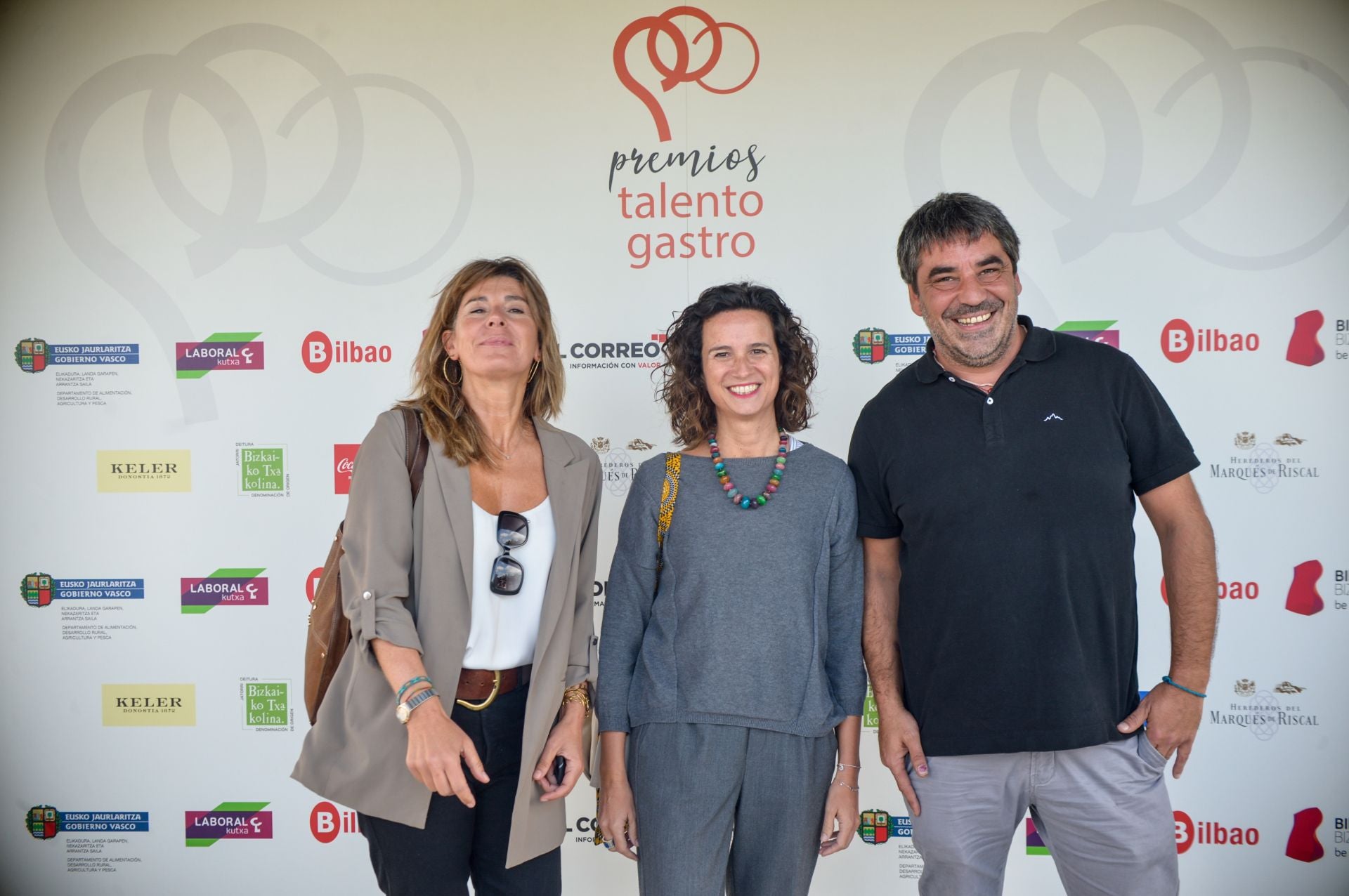 Leire Albizu, Ainhoa Ibarguren y Gontzal Hernando.