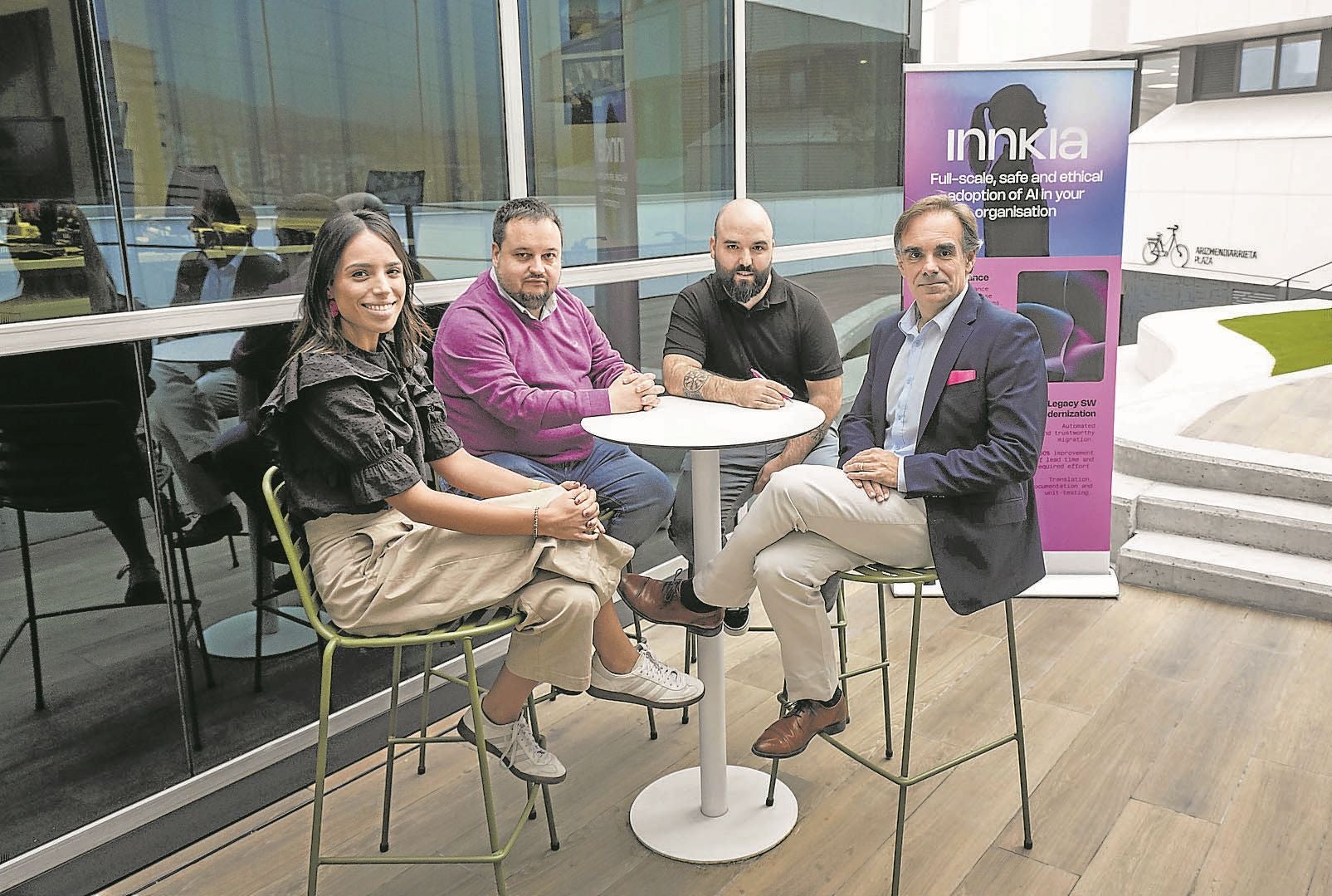 El equipo de la 'startup' Innkia, Ane Azkarate, Carlos Tomás, Josu López y Gorka Artola.
