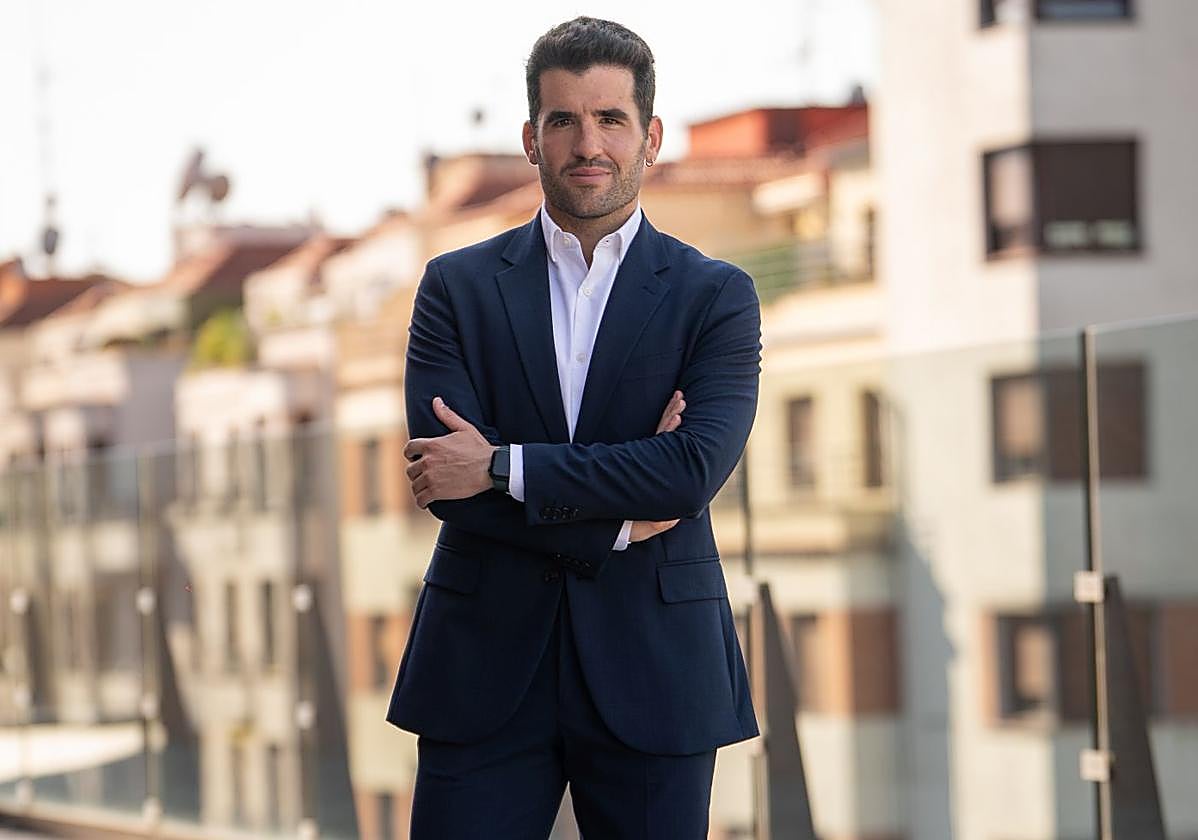 «No se valora lo suficiente la labor del reportero en la calle», defiende Odei Esnaola.