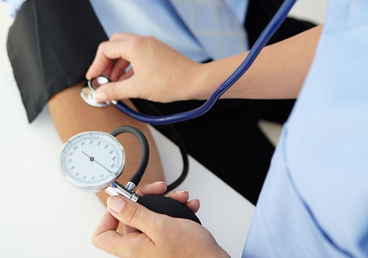 Adiós a la tensión alta: el truco más efectivo para bajarla