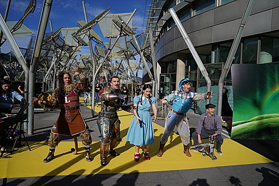 Yeray Vázquez (León), Markel Urrestarazu (Hombre de Hojalata), Micaela Román (Dorothy), Xanti Korkostegi (Espantapájaros) y Jokin Santos (Totó).