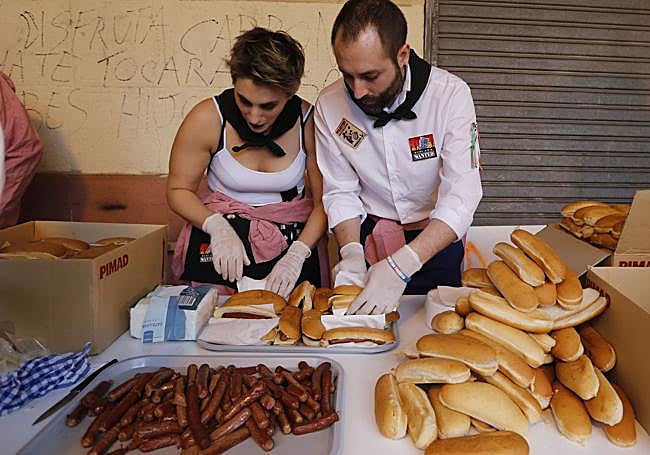'Pintxo-pote' solidario del Urbiko en otras ediciones de fiestas.
