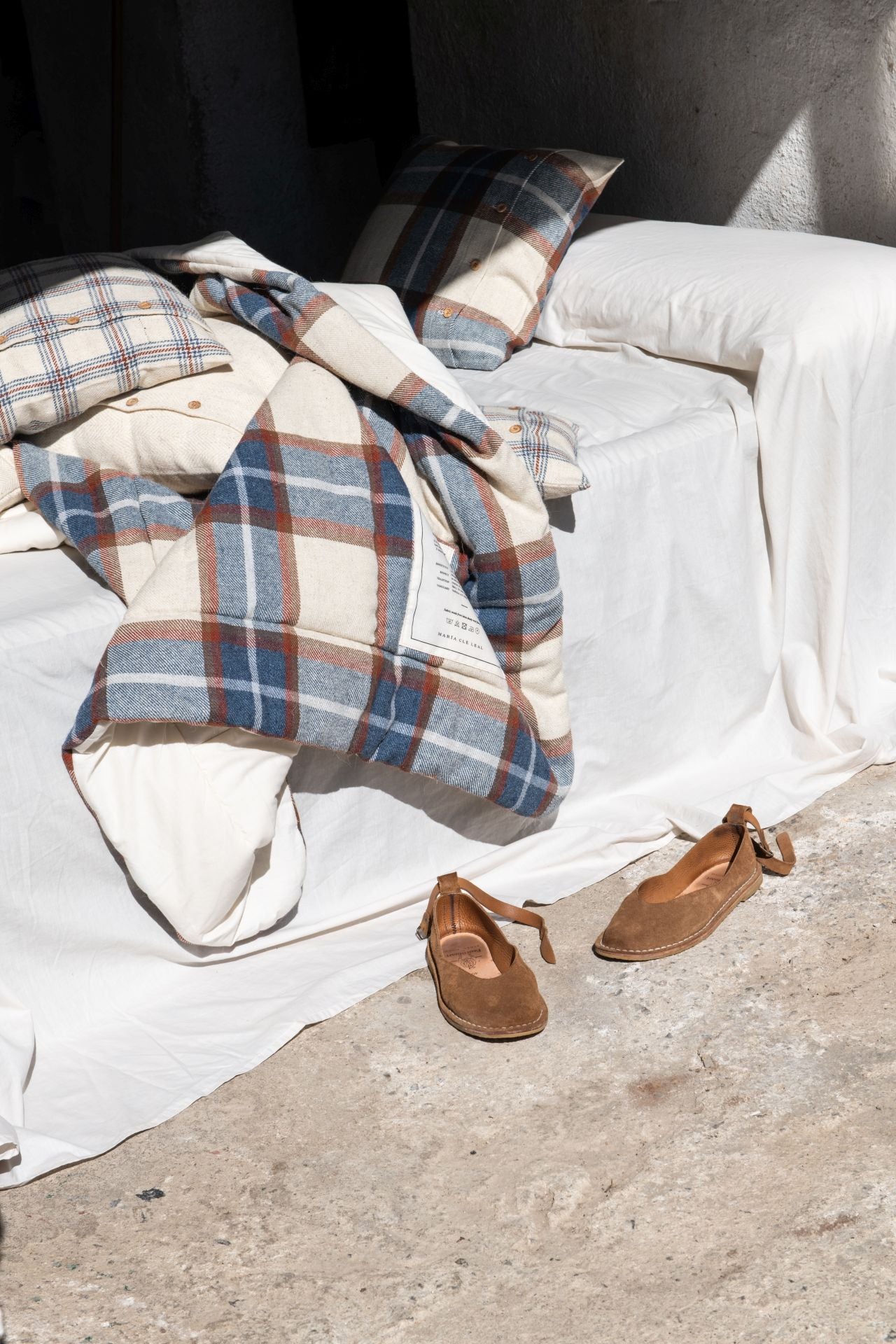 María Clé lanza una colección de ropa de hogar con lana de ovejas latxas