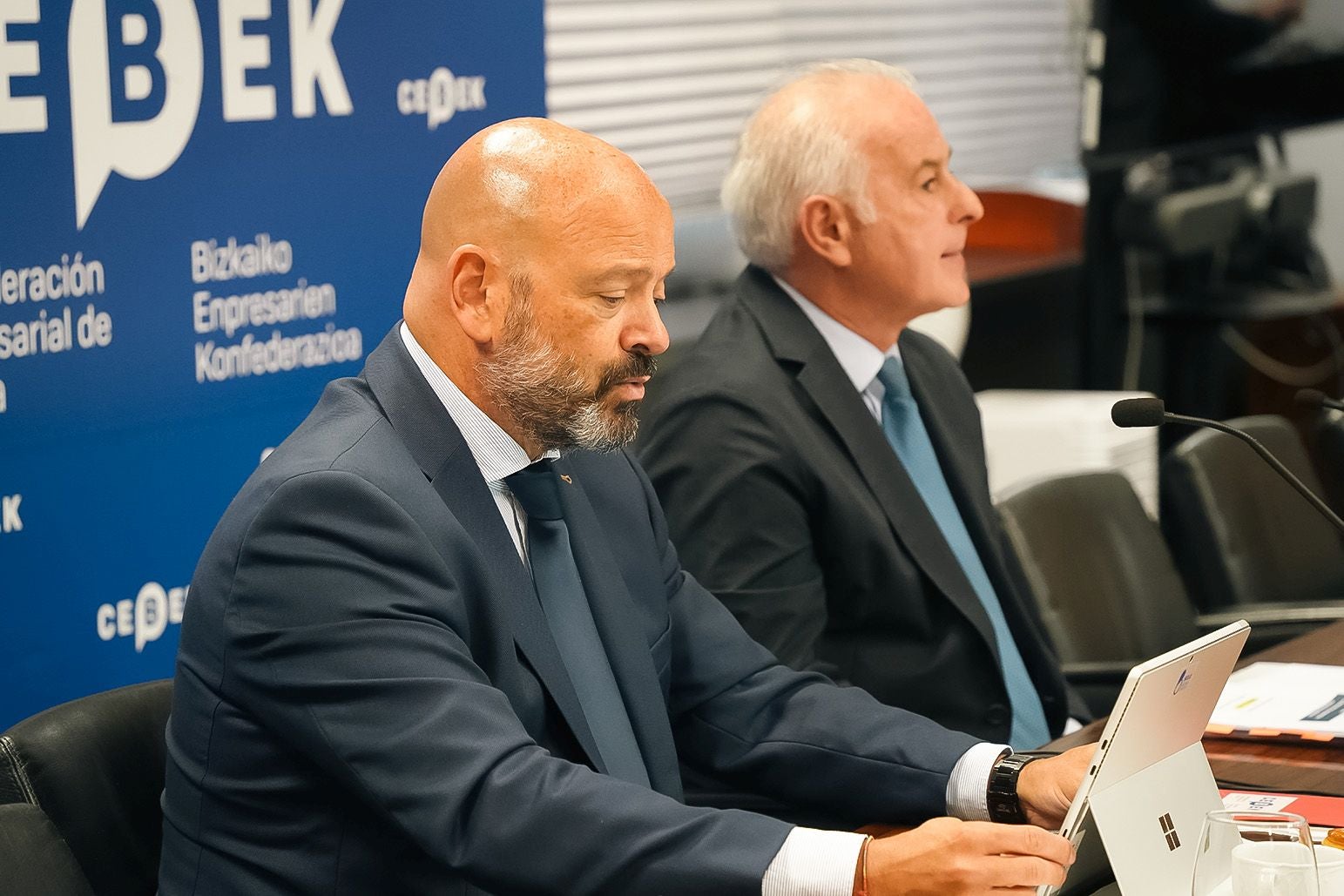 El presidente de Cebek, Guillermo Buces, y el secretario general, Fran Azpiazu