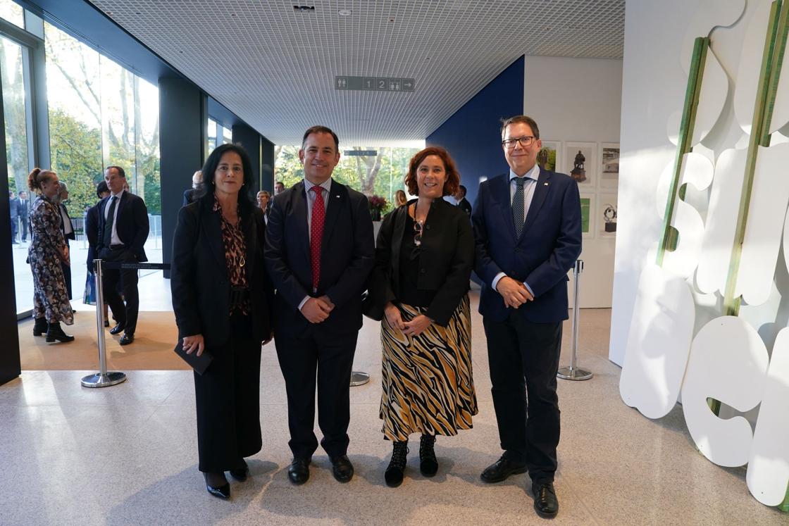Cristina Bañales, Asier Abaunza, Amaia Arregi y Gonzalo Olabarria.
