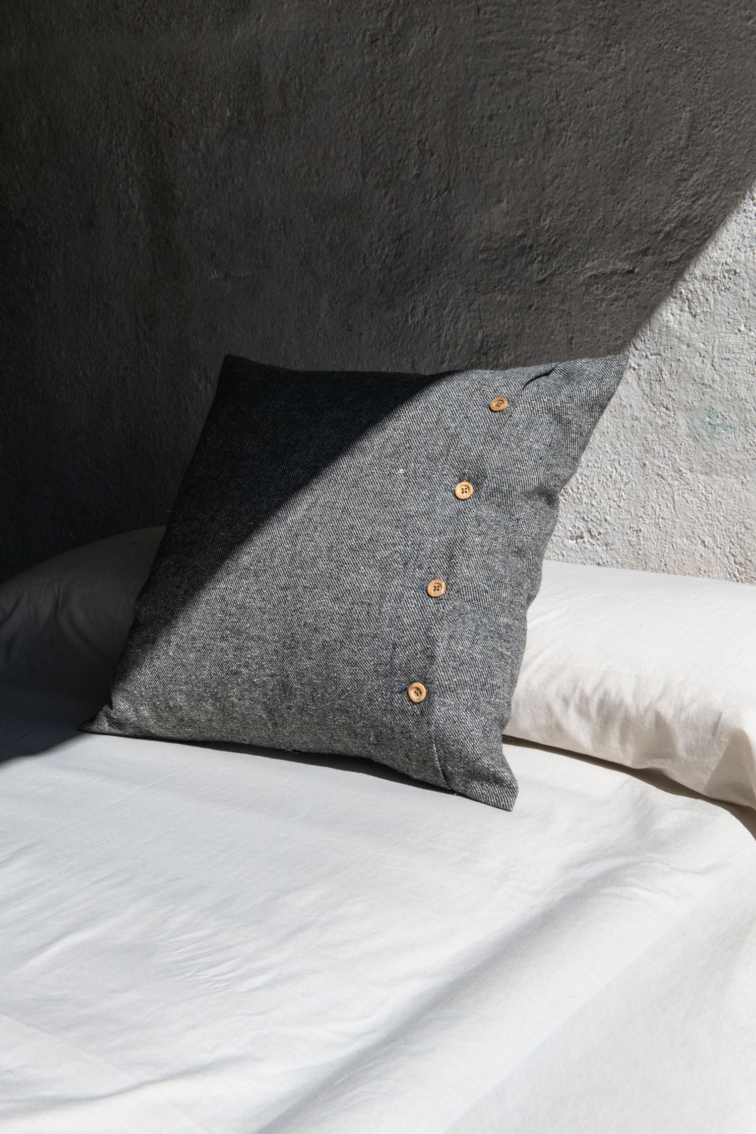 María Clé lanza una colección de ropa de hogar con lana de ovejas latxas