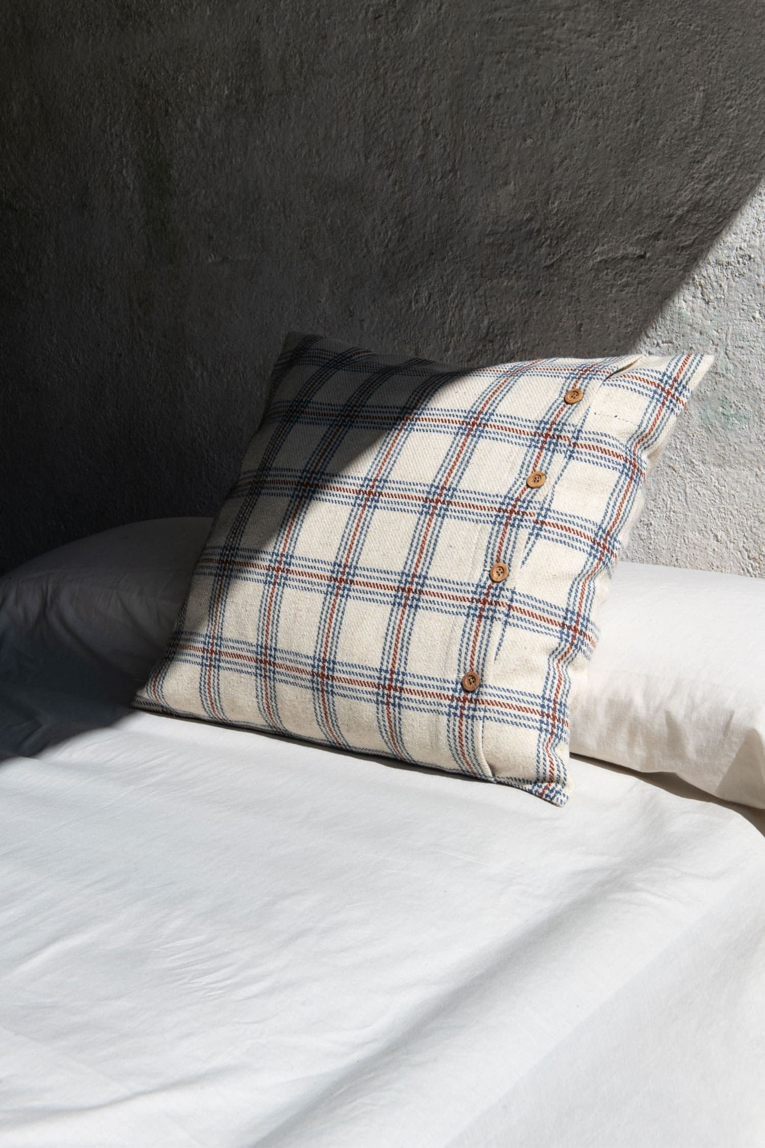 María Clé lanza una colección de ropa de hogar con lana de ovejas latxas