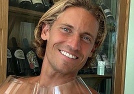 La celebración de Marcos Llorente con una botella de vino de más de 18.000 euros