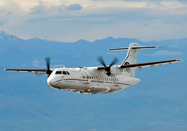 El avión que ha sobrevolado hoy Bilbao, en una fotografía tomada durante otra misión.