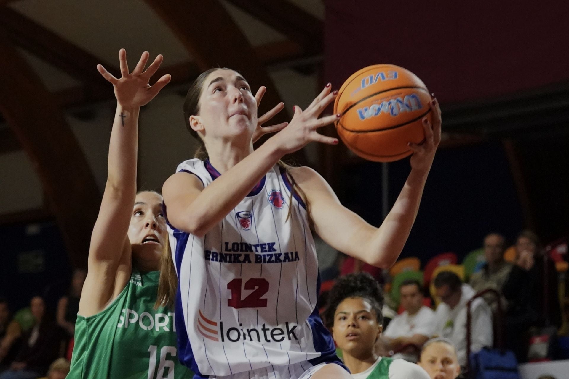 Jankovic entra a canasta tras superar la oposición de Paz.