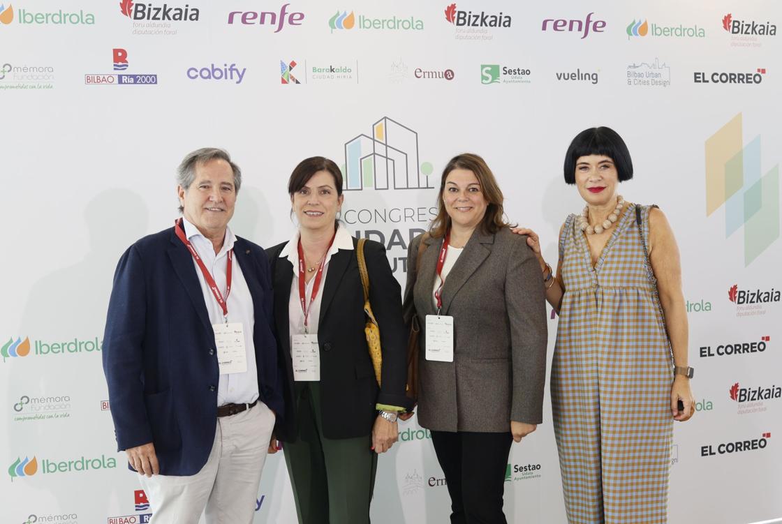 Enrique Abad, Elena Gorostiza, Mercedes Bravo de la Vara y Pilar Ríos. 