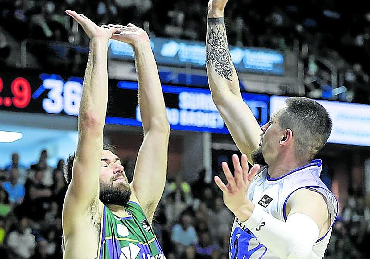 Los hombres de negro cayeron en el Martín Carpena.