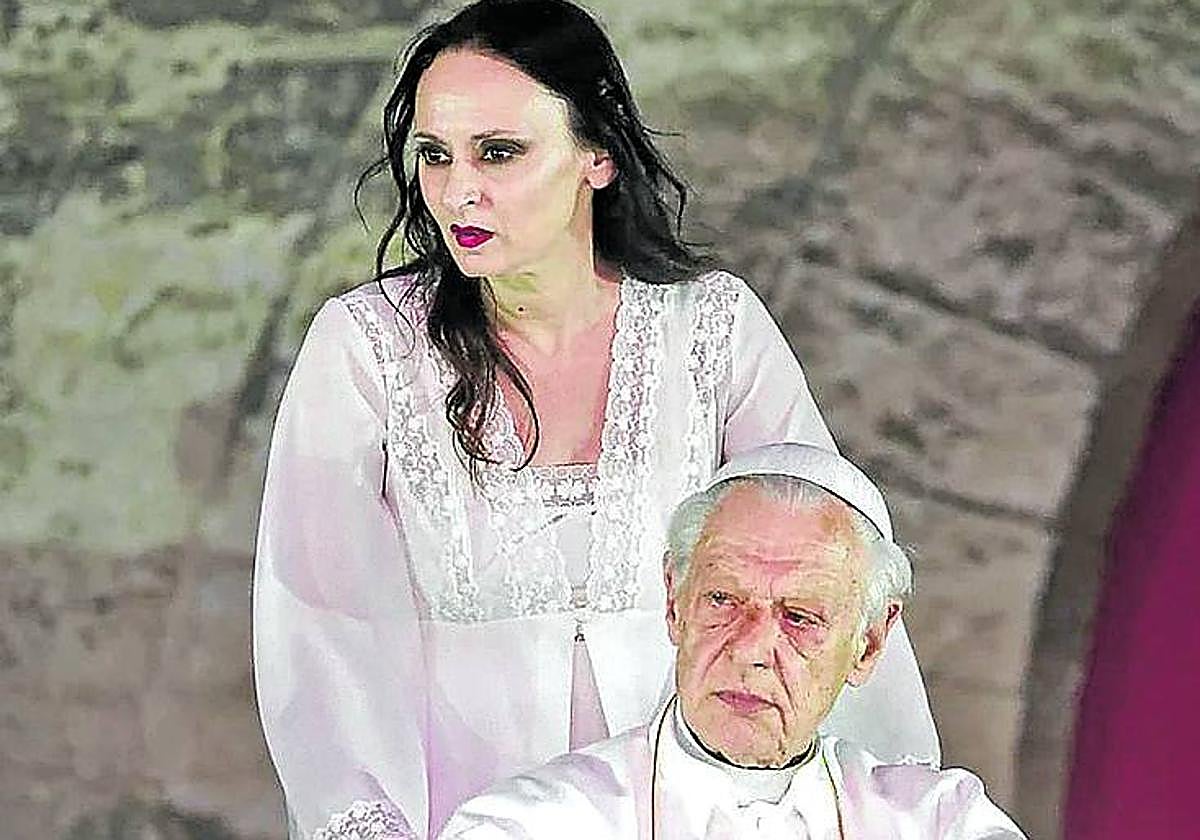 Radical. Angélica Liddell en 'Anfaegtelse' (2009), que trajo a La Fundición, y en un ensayo de 'DÄMON.El funeral de Bergman' (2025).