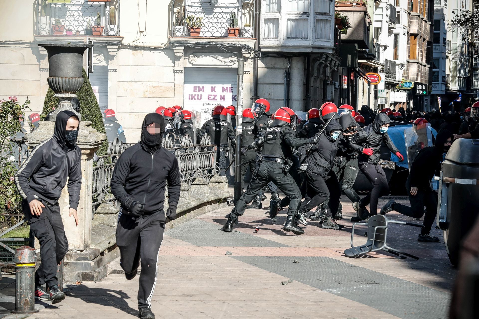 Batalla campal en Vitoria por la presencia de La Falange