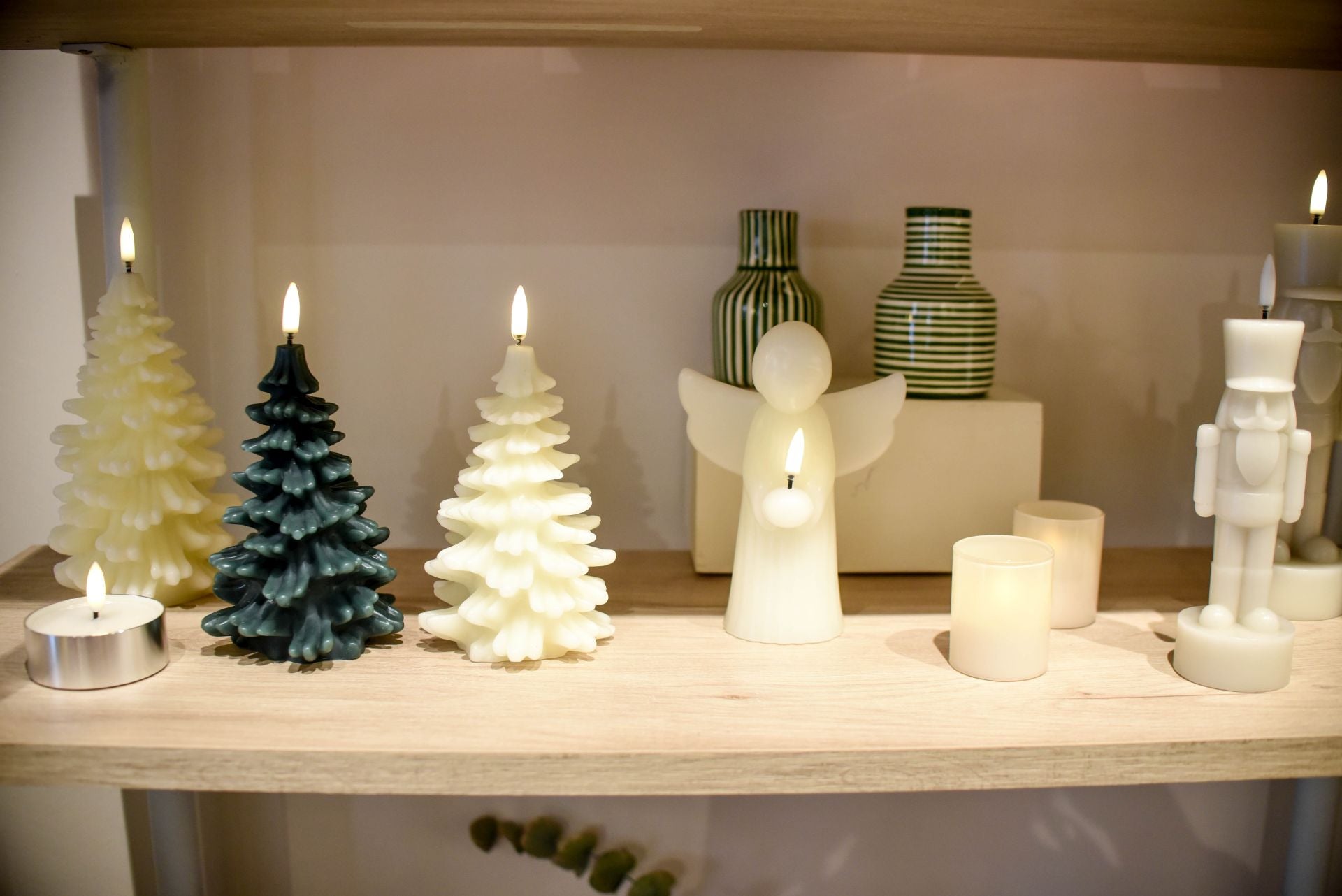 Dos hermanos llenan de color y alegría el Casco Viejo con su nueva tienda de objetos bonitos