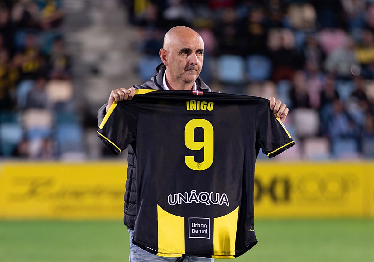 Iñigo Bringas en el homenaje que se le brindó el pasado viernes en Lasesarre.